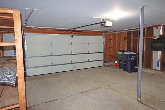 Building Photo - 4862 Roger Allen Ct