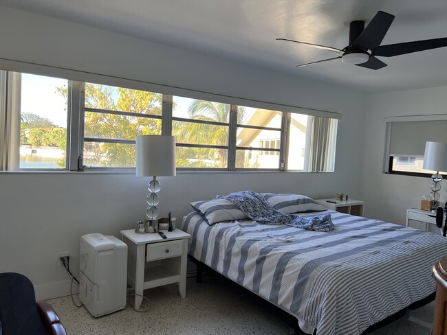 Building Photo - 425 NE 103rd St