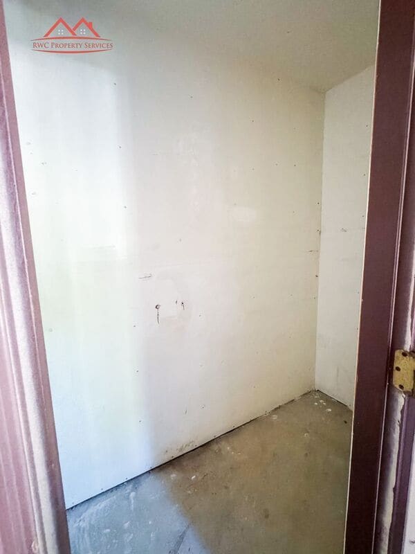 Building Photo - 2250 Monroe St
