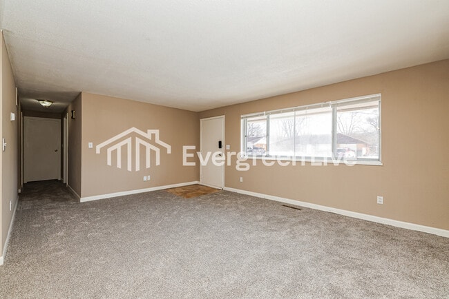 Building Photo - 4795 Rolling St