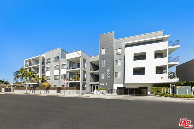 Building Photo - 13337 Beach Ave