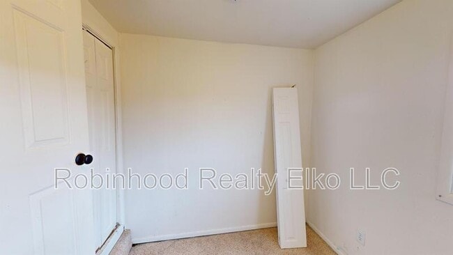 Building Photo - 417 Brent Ln
