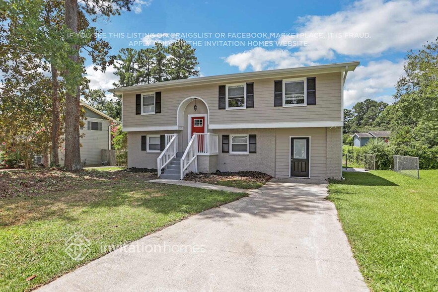 Primary Photo - 255 Basswood Ct