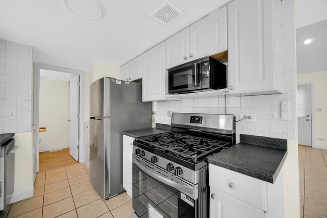 Building Photo - 1807 Whitney Dr