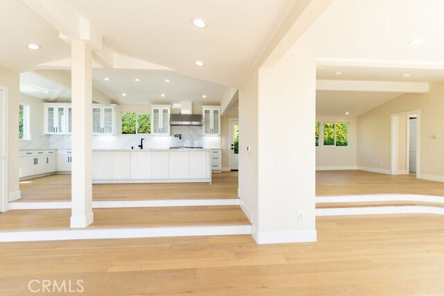 Building Photo - 2850 Zell Dr