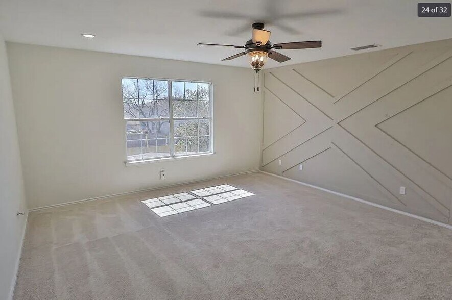 Building Photo - 7330 Twin Falls Dr