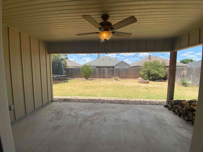 Building Photo - 1009 Hope Ct