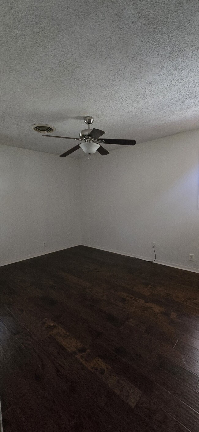 Building Photo - 1814 Linwood Rd