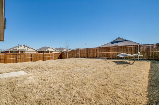 Building Photo - 901 Lady Bird St