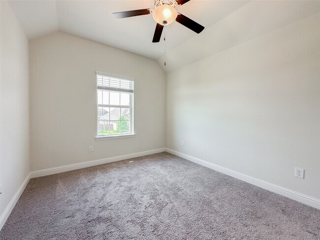 Building Photo - 6710 Gallinas Wy