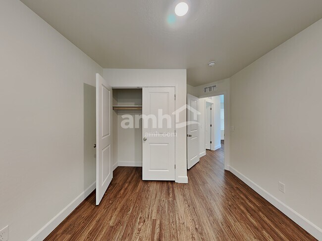 Building Photo - 661 W Bosal Dr