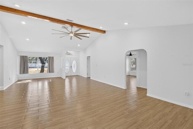 Building Photo - 15047 Woodbury Rd