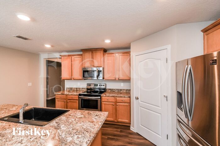 Building Photo - 3535 Shiner Dr
