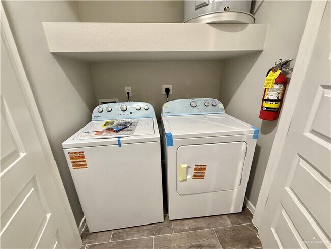 Building Photo - 9 N Alexandrite Ave