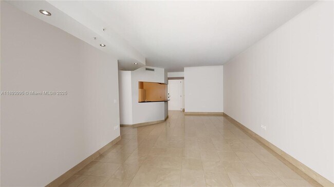 Building Photo - 801 Brickell Key Blvd