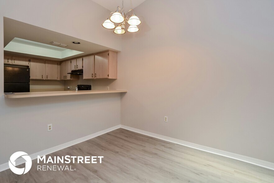 Building Photo - 3028 Winchester Dr