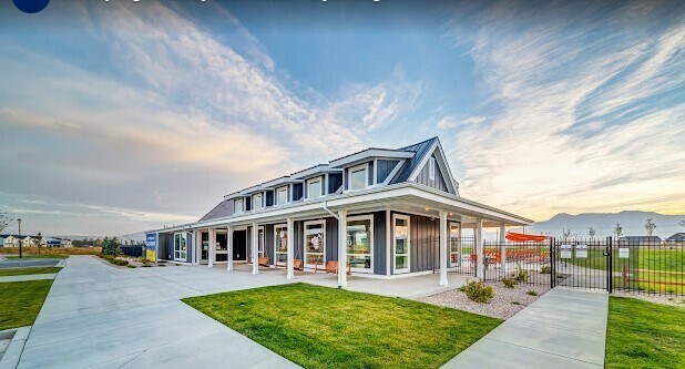 Building Photo - Great Location