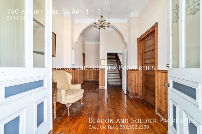 Building Photo - 740 E Fort King St