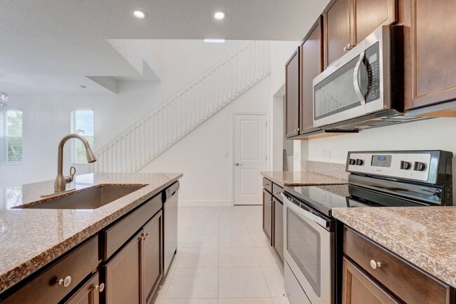 Building Photo - 9075 Kingsmoor Wy