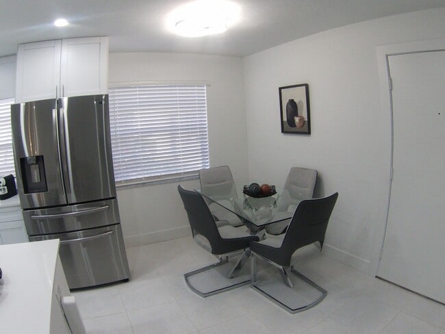 Building Photo - 541 Normandy L