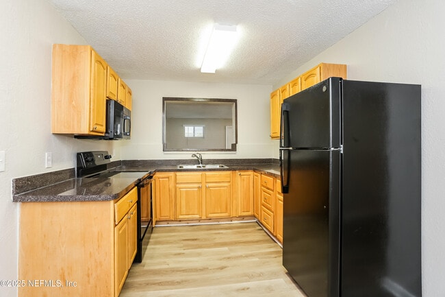 Building Photo - 9406 Gisborne Dr