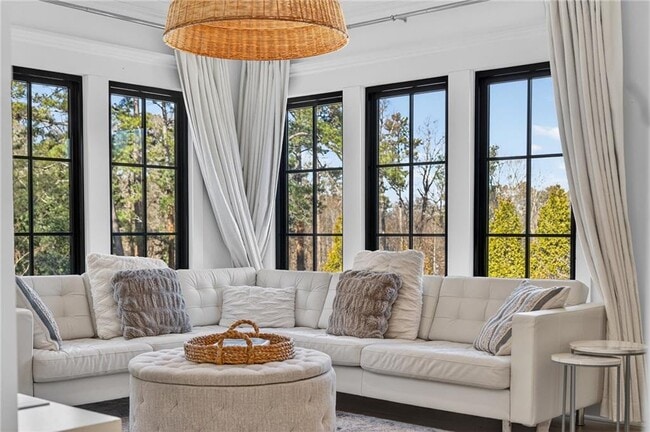 Building Photo - 1812 Wellbourne Dr NE