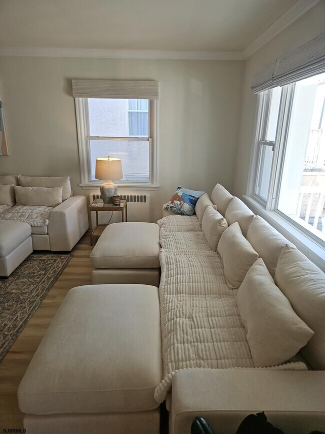 Building Photo - 107 S Dover Ave