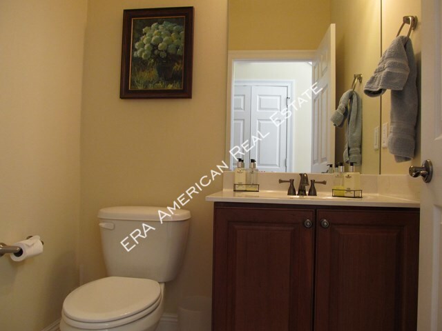 Building Photo - Walton Oaks Townhome!