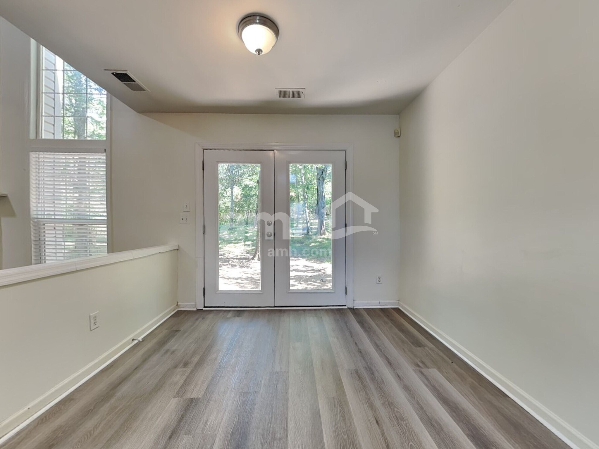 Building Photo - 710 Bob White Ct