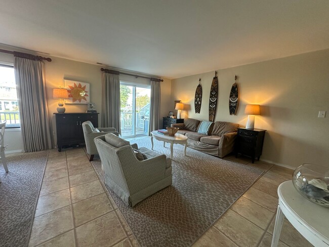 Building Photo - Furnished 3Bd/2Ba Channel Walk Townhome in...