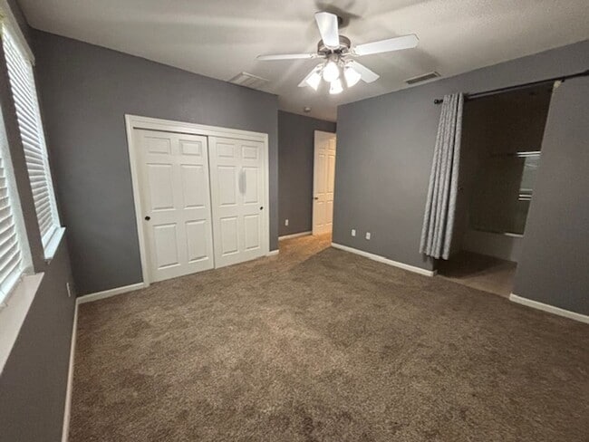 Building Photo - 2BD/2.5BA Condo located in Lincoln