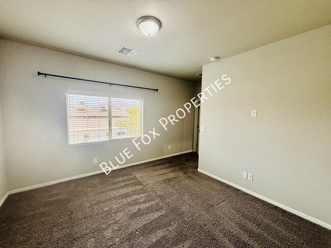 Building Photo - 149 E Stone Ct