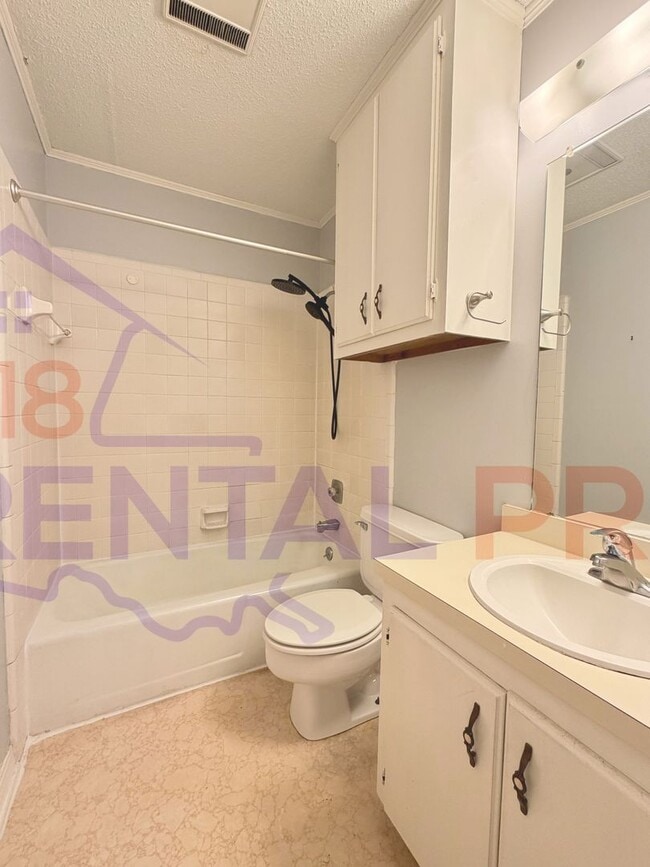 Building Photo - 925/927 Sybil Dr