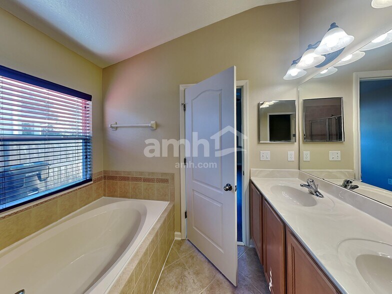 Building Photo - 2752 Wood Stork Trl