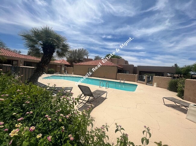 Building Photo - 2bd townhouse in Winterhaven