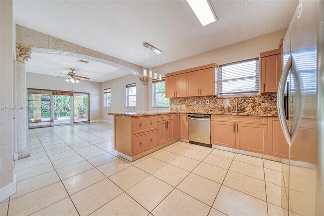 Building Photo - 16544 SW 75th Terrace