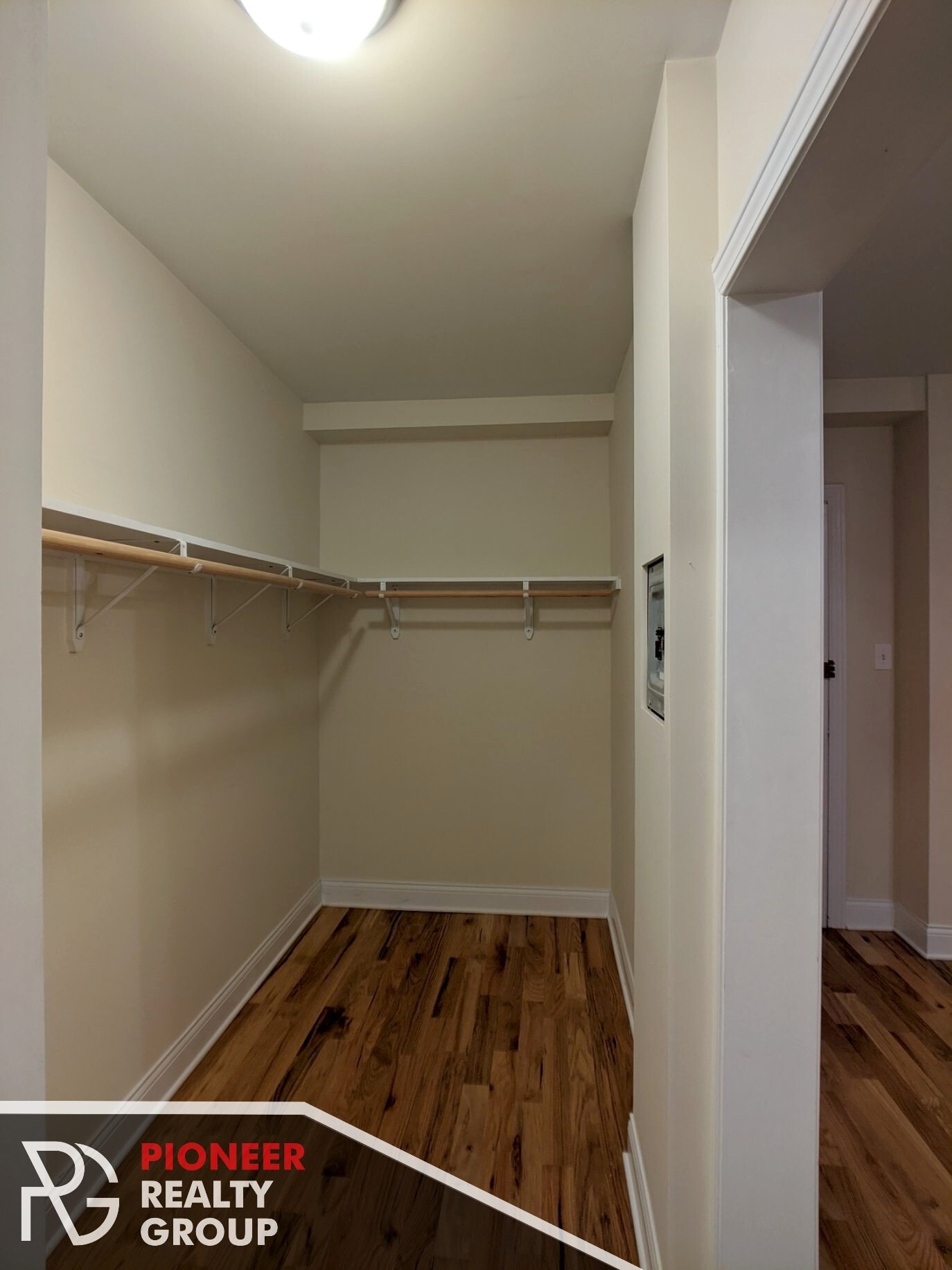 Building Photo - 812 W Diversey Pky