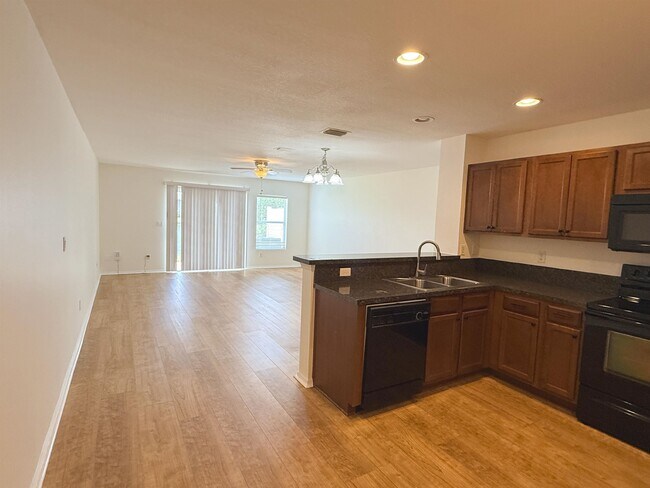 Building Photo - 728 Cabernet Pl