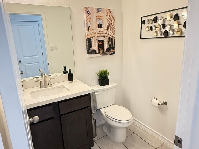 Building Photo - 9916 Kaspar Dr