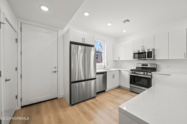 Building Photo - 912 Cookman Ave