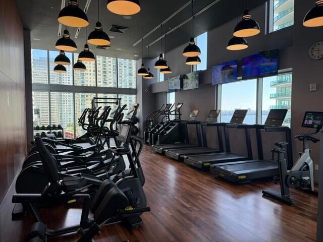 Building Photo - 1300 Brickell Bay Dr