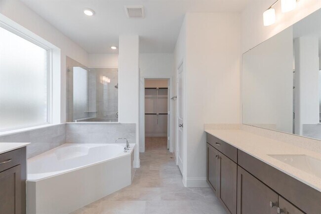 Building Photo - 11219 Tropical Forest Way