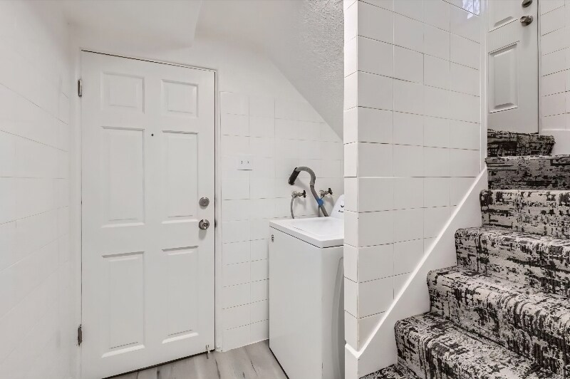 Building Photo - 1557-1557 Tamarac St