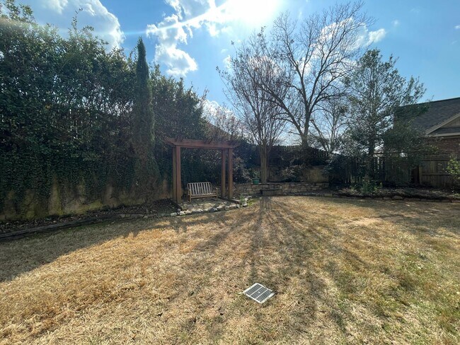 Building Photo - 154 Solamere Ln