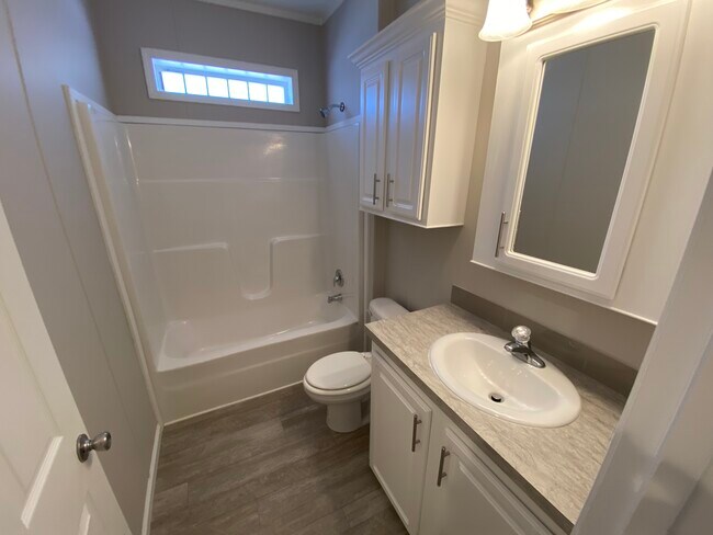 Building Photo - 435 Cary Ln