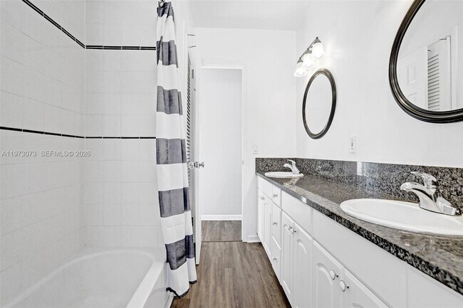 Building Photo - 949 SE 10th Ct