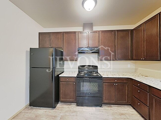 Building Photo - 708 N 29th Ave