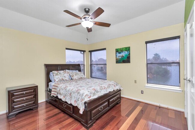 Building Photo - 12002 Newport Shore Dr