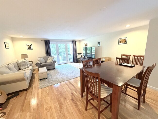 Building Photo - 131 Bellwood Cir