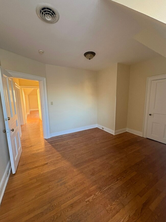 Building Photo - 509 Monroe Ave